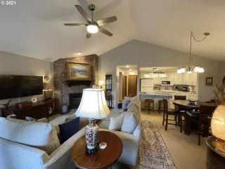 Photo #3: 21372508 Listing 