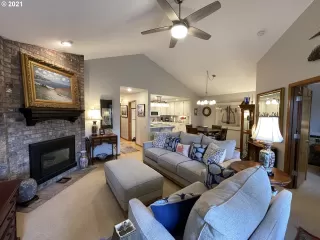 Photo #5: 21372508 Listing 