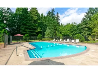 Photo #2: 21372776 Listing