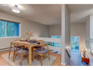 Photo #6: 21372776 Listing