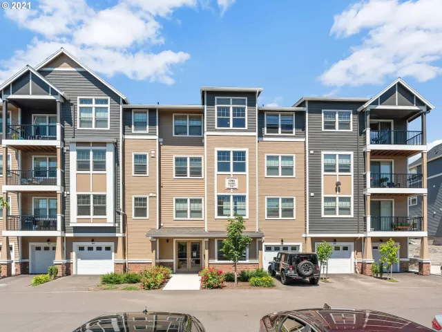 MLS: 21373004 Condo For Sale