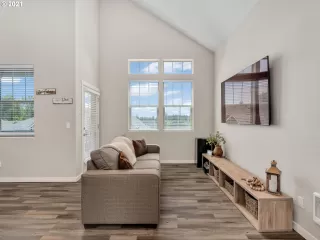 Photo #6: 21373004 Listing 
