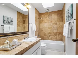 Photo #6: 21373302 Listing