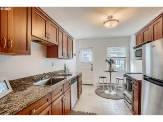 Photo #3: 21373638 Listing