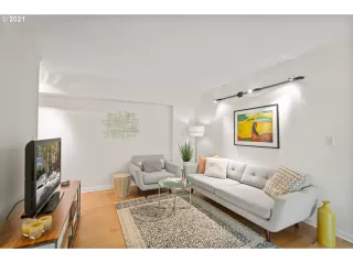 Photo #3: 21373709 Listing 