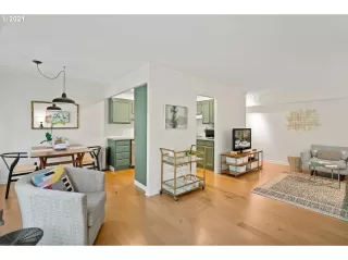 Photo #5: 21373709 Listing 