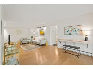 Photo #6: 21373709 Listing 