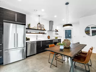 Photo #4: 21374061 Listing