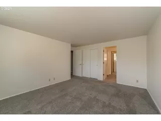 Photo #6: 21374282 Listing