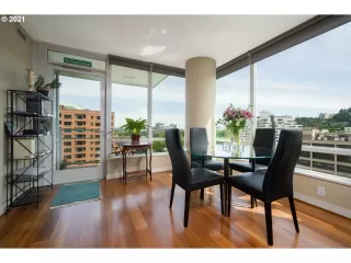 Photo #4: 21375194 Listing