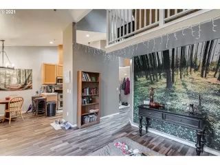 Photo #2: 21375392 Listing