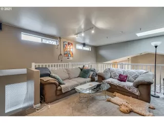 Photo #4: 21375392 Listing