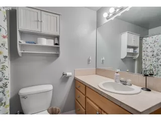 Photo #5: 21375392 Listing