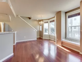 Photo #4: 21375581 Listing