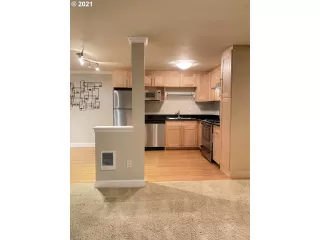 Photo #2: 21376995 Listing