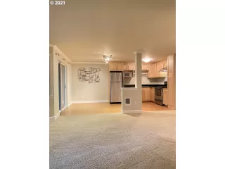 Photo #3: 21376995 Listing