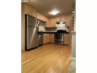 Photo #5: 21376995 Listing