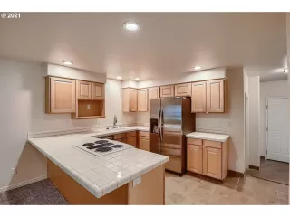 Photo #4: 21378262 Listing