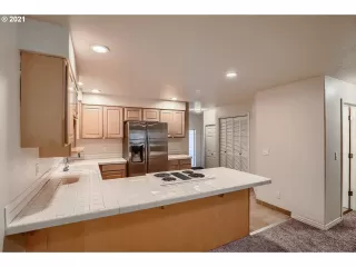 Photo #5: 21378262 Listing