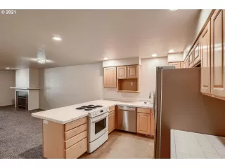 Photo #6: 21378262 Listing