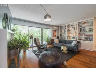 Photo #1: 21378529 Listing