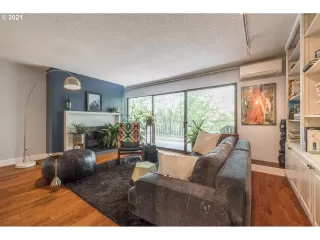 Photo #4: 21378529 Listing