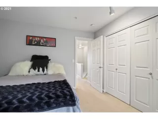 Photo #6: 21378581 Listing