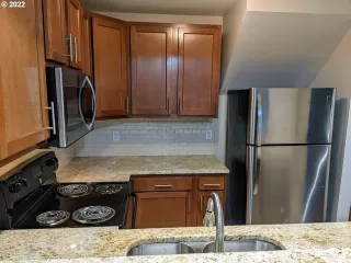 Photo #4: 21378691 Listing