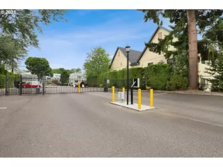 Photo #2: 21378856 Listing