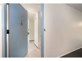 Photo #3: 21378856 Listing