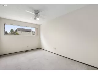 Photo #4: 21378856 Listing