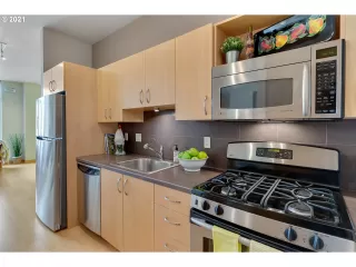 Photo #2: 21379658 Listing 