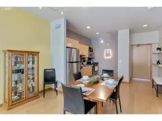 Photo #4: 21379658 Listing 
