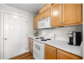 Photo #4: 213800291 Listing 