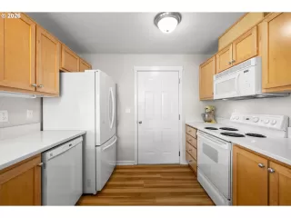 Photo #5: 213800291 Listing 