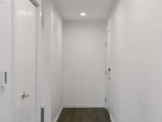 Photo #5: 21380261 Listing