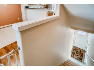 Photo #4: 21381028 Listing