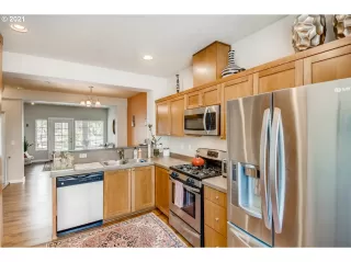 Photo #6: 21381028 Listing