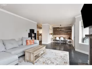 Photo #1: 21381211 Listing