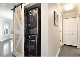 Photo #4: 21381211 Listing