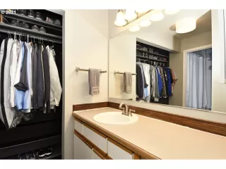 Photo #6: 21381211 Listing