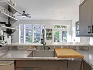 Photo #1: 21381245 Listing