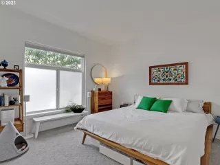 Photo #5: 21381245 Listing