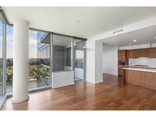 Photo #3: 21381369 Listing