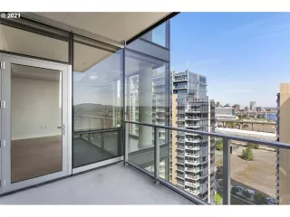 Photo #5: 21381369 Listing