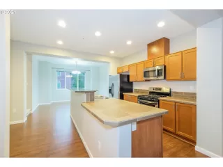 Photo #1: 21381731 Listing 