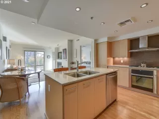 Photo #4: 21381920 Listing