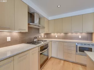 Photo #6: 21381920 Listing