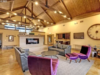Photo #5: 21381946 Listing