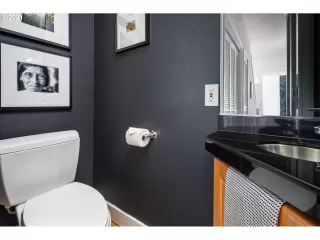 Photo #4: 21382543 Listing